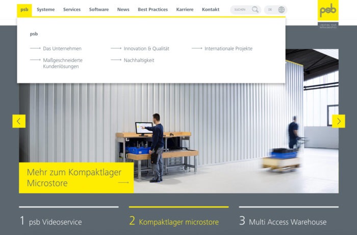 Ein Mann in einem Lagerhaus steht an einer Werkbank mit Regalen, während ein anderer Mann einen Wagen schiebt. Die Webseite enthält ein Navigationsmenü, gelbe Hervorhebungen und den Text "Mehr zum Kompaktlager Microstore.". Ein Mann in einem Lagerhaus steht an einer Werkbank mit Regalen, während ein anderer Mann einen Wagen schiebt. Die Webseite enthält ein Navigationsmenü, gelbe Hervorhebungen und den Text "Mehr zum Kompaktlager Microstore.".