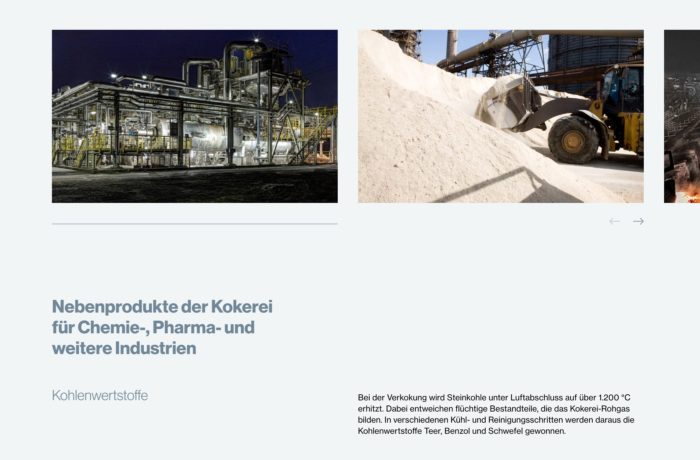 Auf der linken Seite ist eine moderne Saarstahl-Industrieanlage bei Nacht hell erleuchtet, während auf der rechten Seite heller Sand oder pulverförmiges Material unter Industriemaschinen aufgeschichtet ist, was auf eine groß angelegte Verarbeitung und Produktion hinweist. Auf der linken Seite ist eine moderne Saarstahl-Industrieanlage bei Nacht hell erleuchtet, während auf der rechten Seite heller Sand oder pulverförmiges Material unter Industriemaschinen aufgeschichtet ist, was auf eine groß angelegte Verarbeitung und Produktion hinweist.