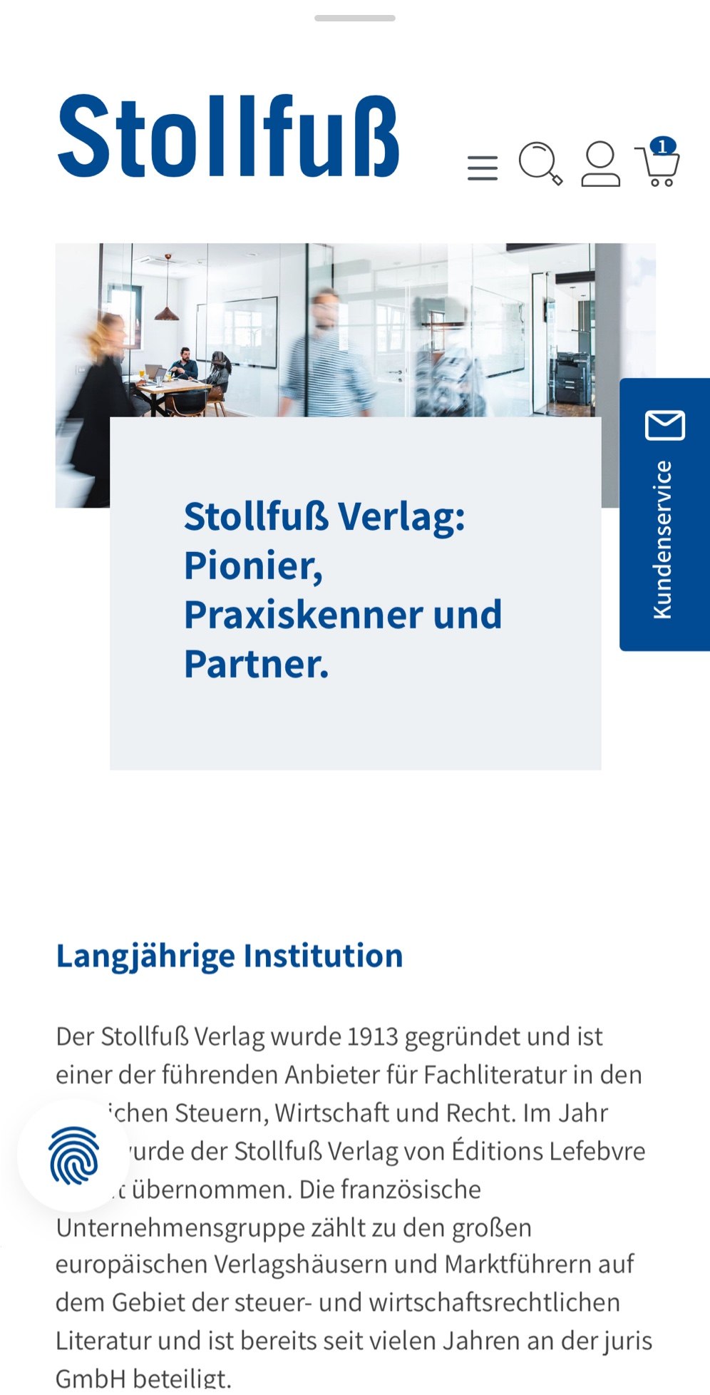 Screenshot der Website des Stollfuß Verlags auf einem mobilen Gerät. Zu sehen sind das Firmenlogo, das Navigationsmenü und ein einleitender Text, der den Stollfuß Verlag als führenden Fachverlag für Steuern, Wirtschaft und Recht beschreibt.