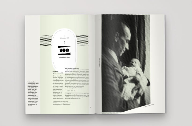 Eine Magazinseite mit Text auf der linken Seite, mit einer fetten 100 in der Mitte und einem Schwarz-Weiß-Rasterfoto auf der rechten Seite, das einen Mann zeigt, der ein Baby hält und das Kind liebevoll anschaut.